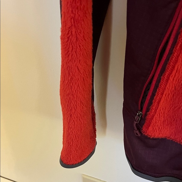 Patagonia Red and Burgundy Fleece Jacket - Picture 5 of 6